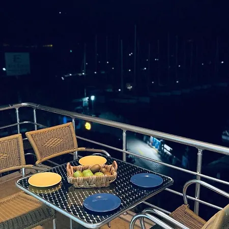 Apartament Akvaryum Icinde Deniz Manzarali Terasli Dublex Fethiye