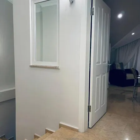 Akvaryum Icinde Deniz Manzarali Terasli Dublex Apartament Fethiye